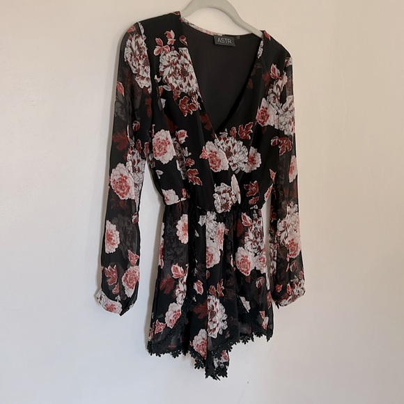 ASTR Black Floral Romper with lace trim - Picture 3 of 8